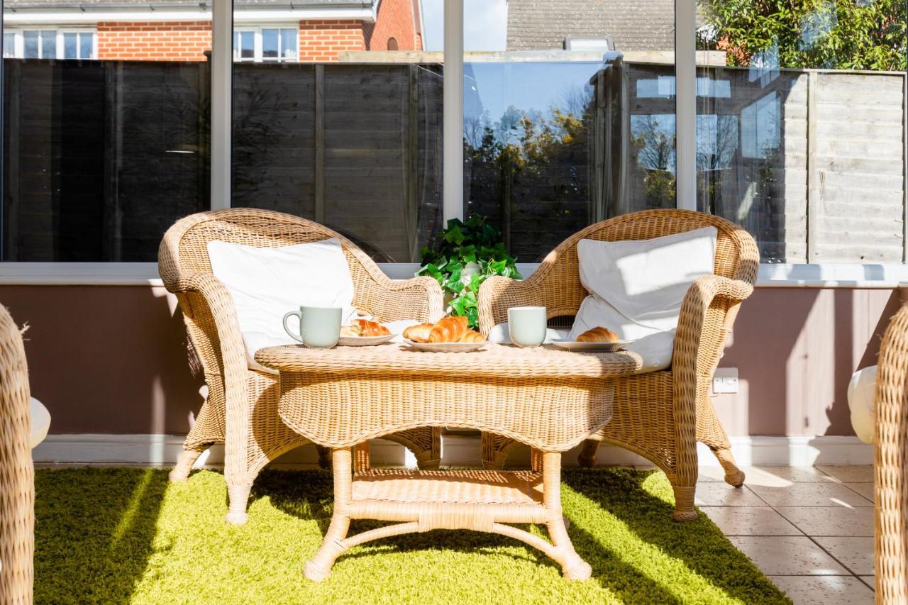 Chichester Retreat House With Free Parking Esterno foto