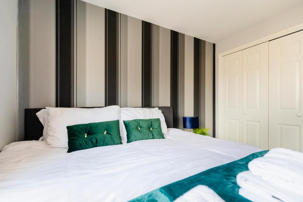 Chichester Retreat House With Free Parking Esterno foto
