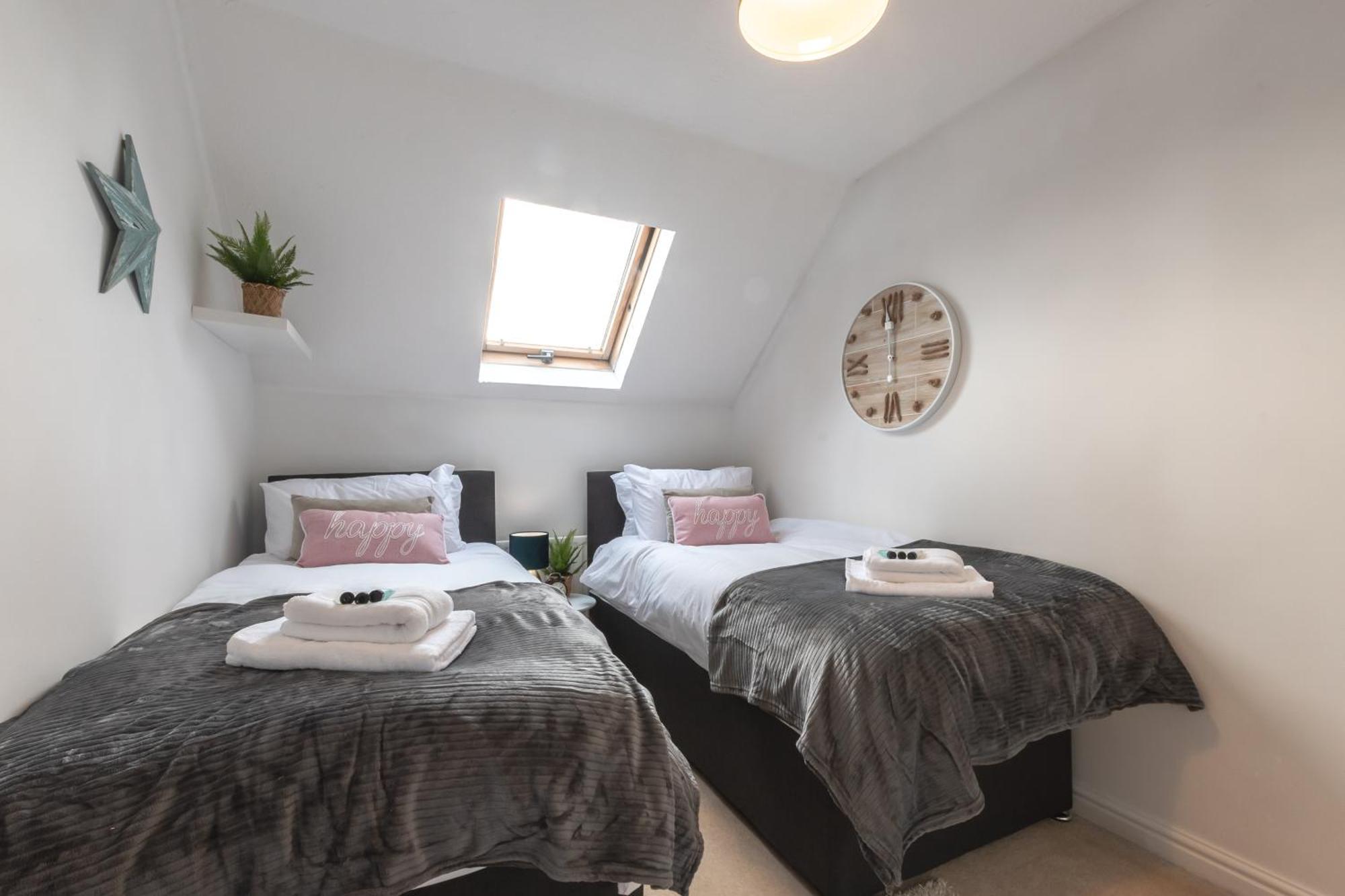 Chichester Retreat House With Free Parking Esterno foto