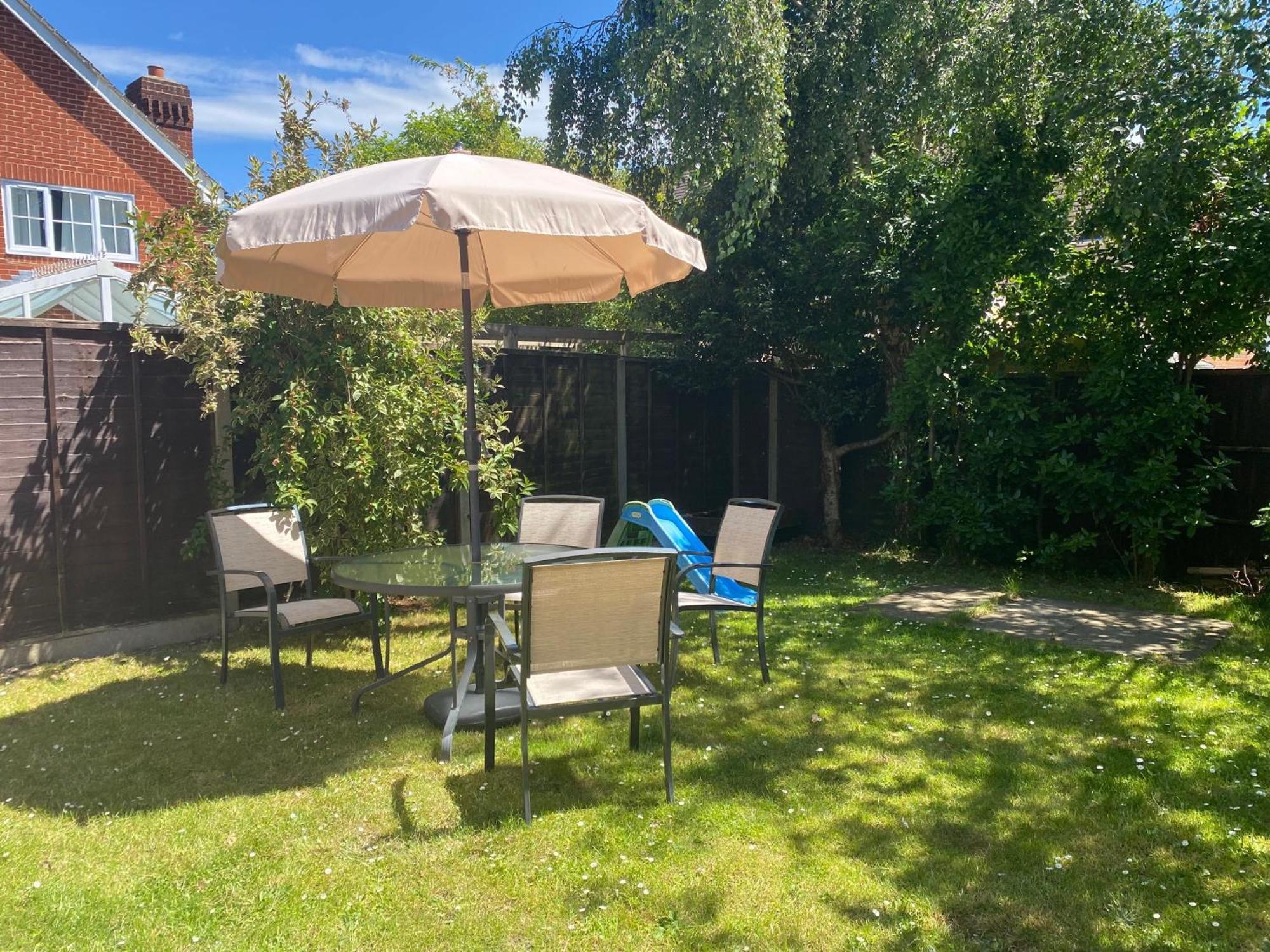 Chichester Retreat House With Free Parking Esterno foto