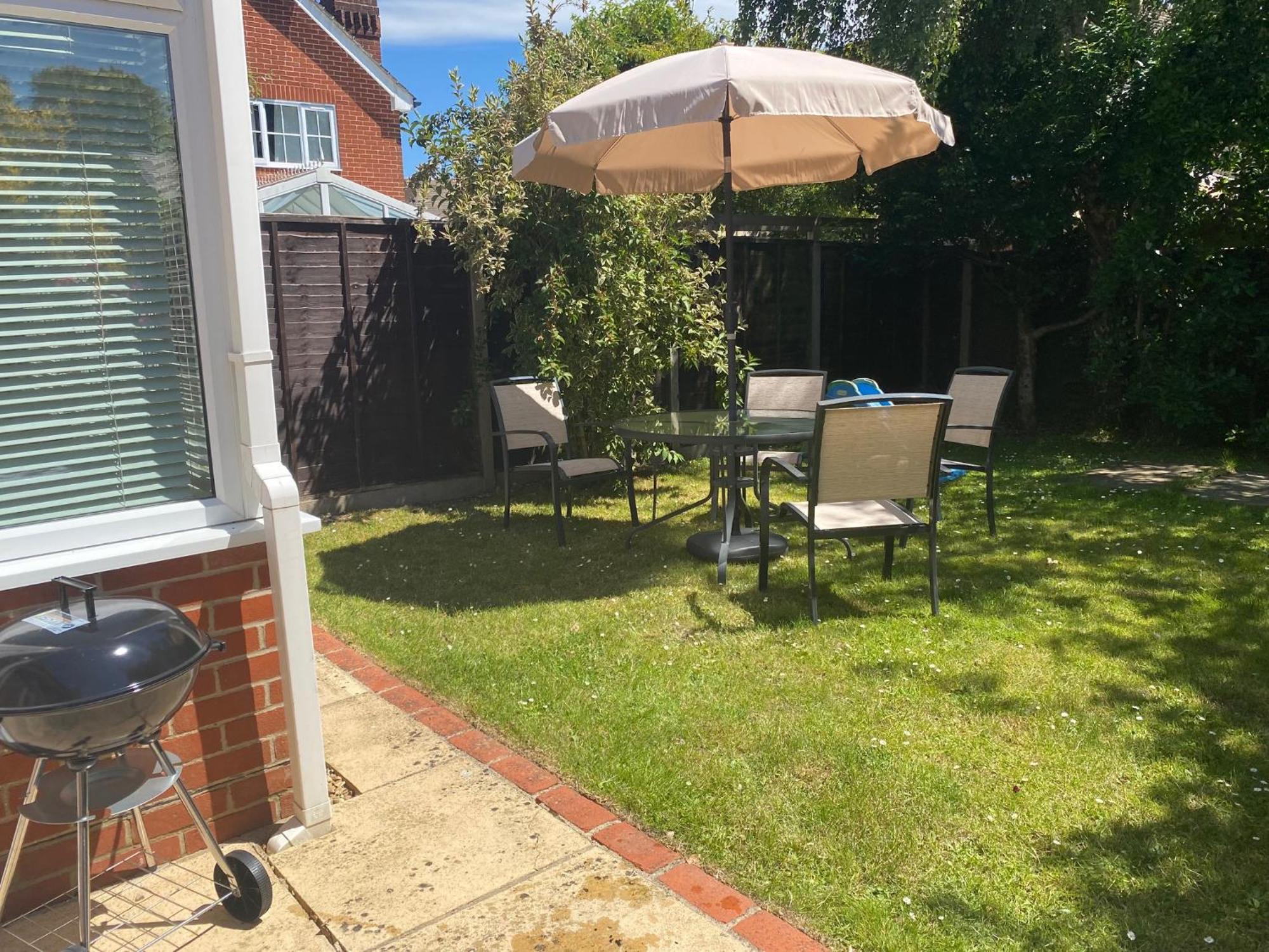 Chichester Retreat House With Free Parking Esterno foto