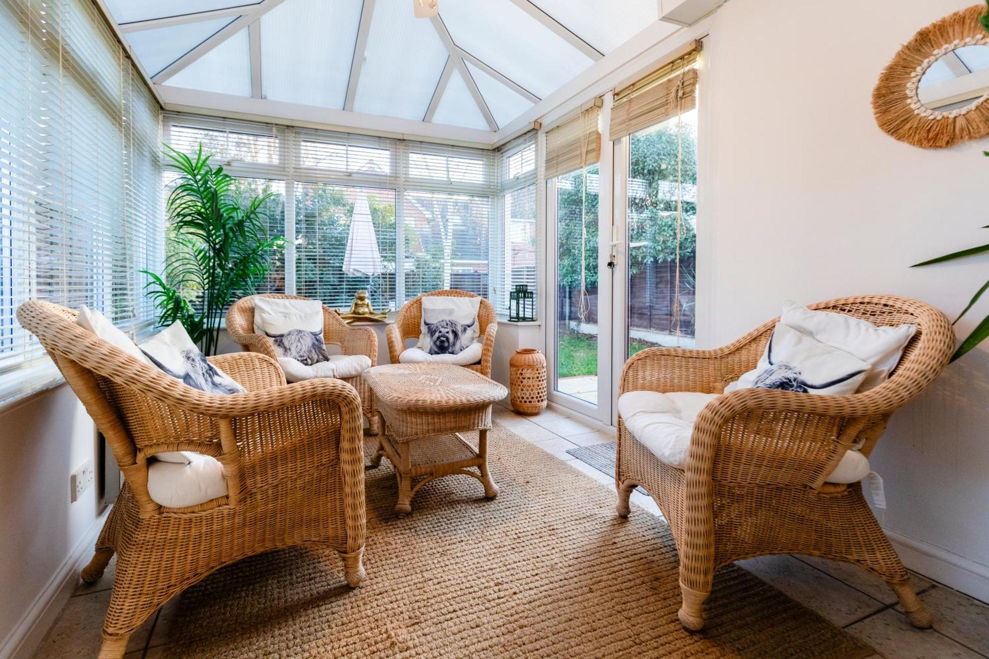 Chichester Retreat House With Free Parking Esterno foto