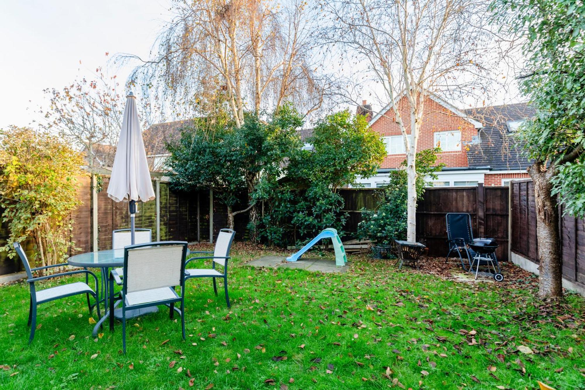 Chichester Retreat House With Free Parking Esterno foto