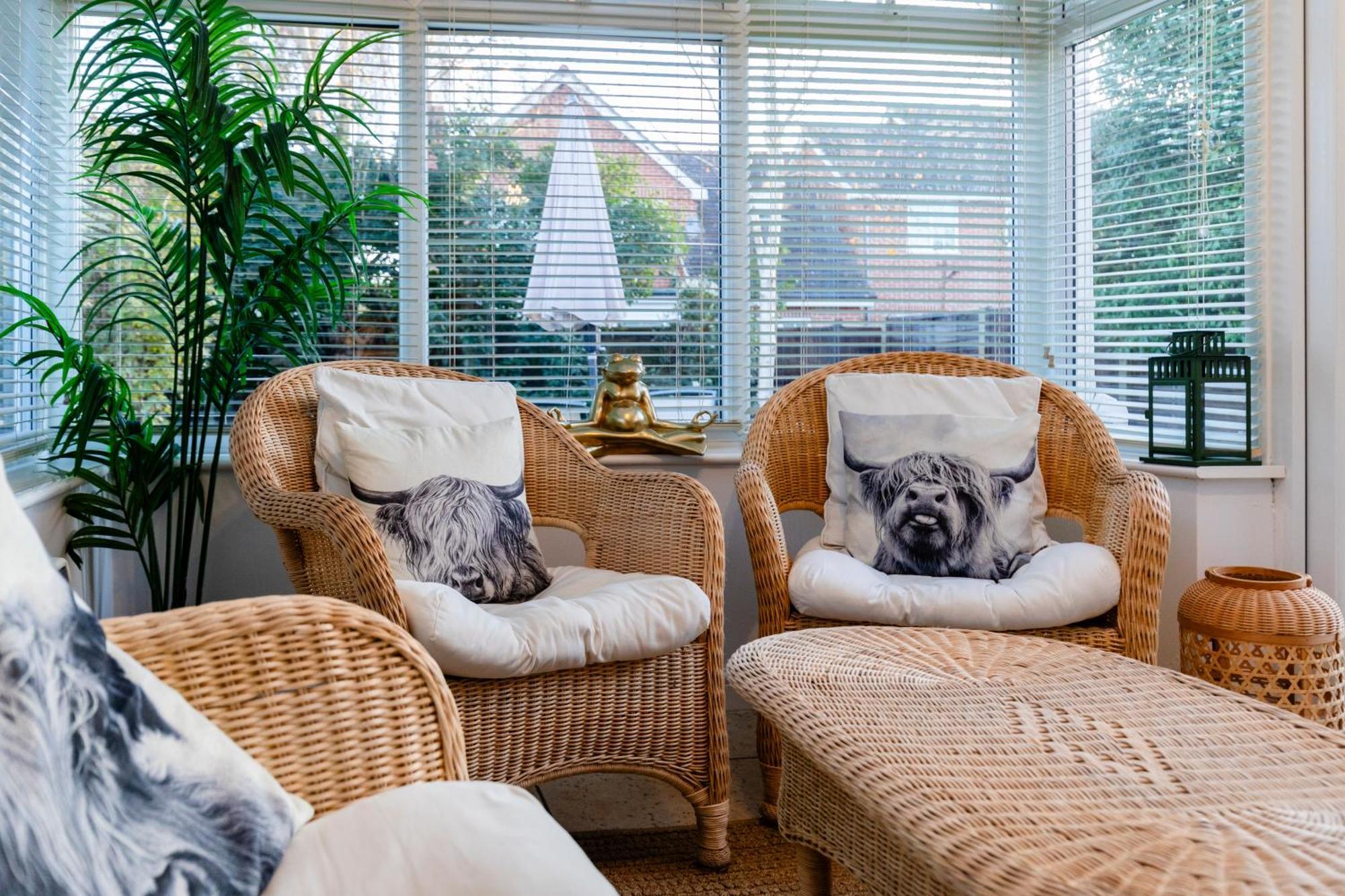 Chichester Retreat House With Free Parking Esterno foto